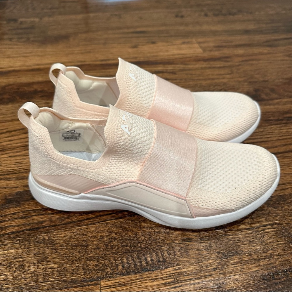 APL Techloom Bliss Women’s Size 8.5